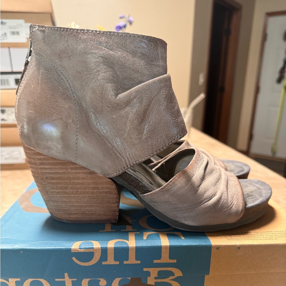 Off The Beaten Track (Otbt) Sandals View 2
